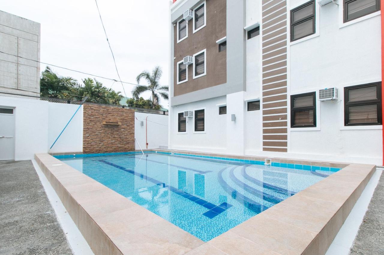 Reddoorz Plus At Dbuilders Poblacion Bgc Тагиг Экстерьер фото