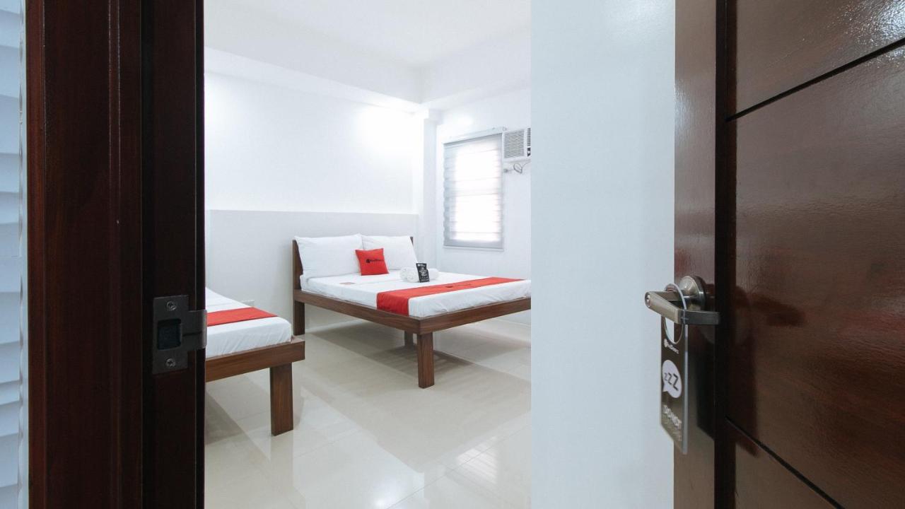 Reddoorz Plus At Dbuilders Poblacion Bgc Тагиг Экстерьер фото