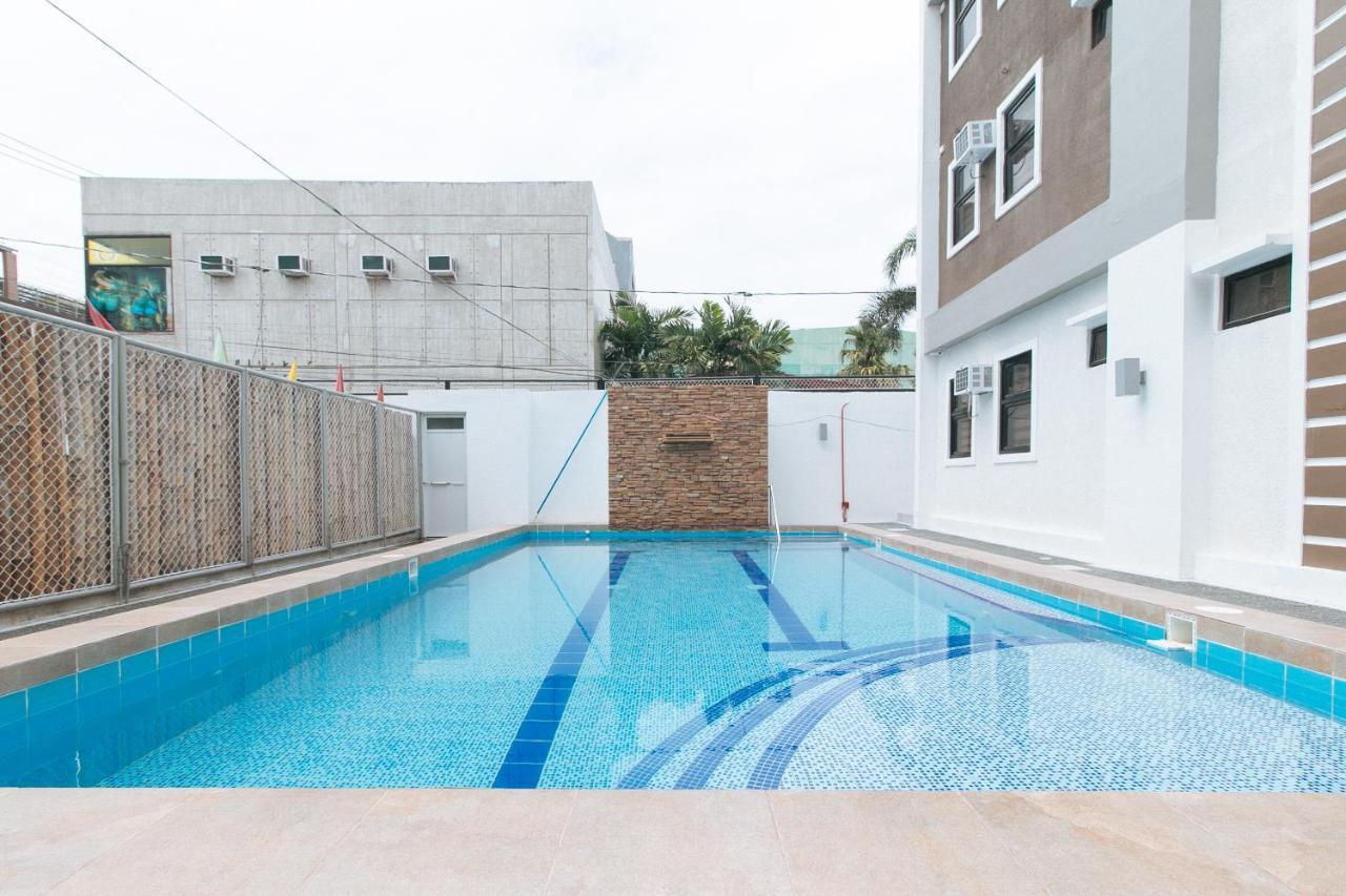 Reddoorz Plus At Dbuilders Poblacion Bgc Тагиг Экстерьер фото