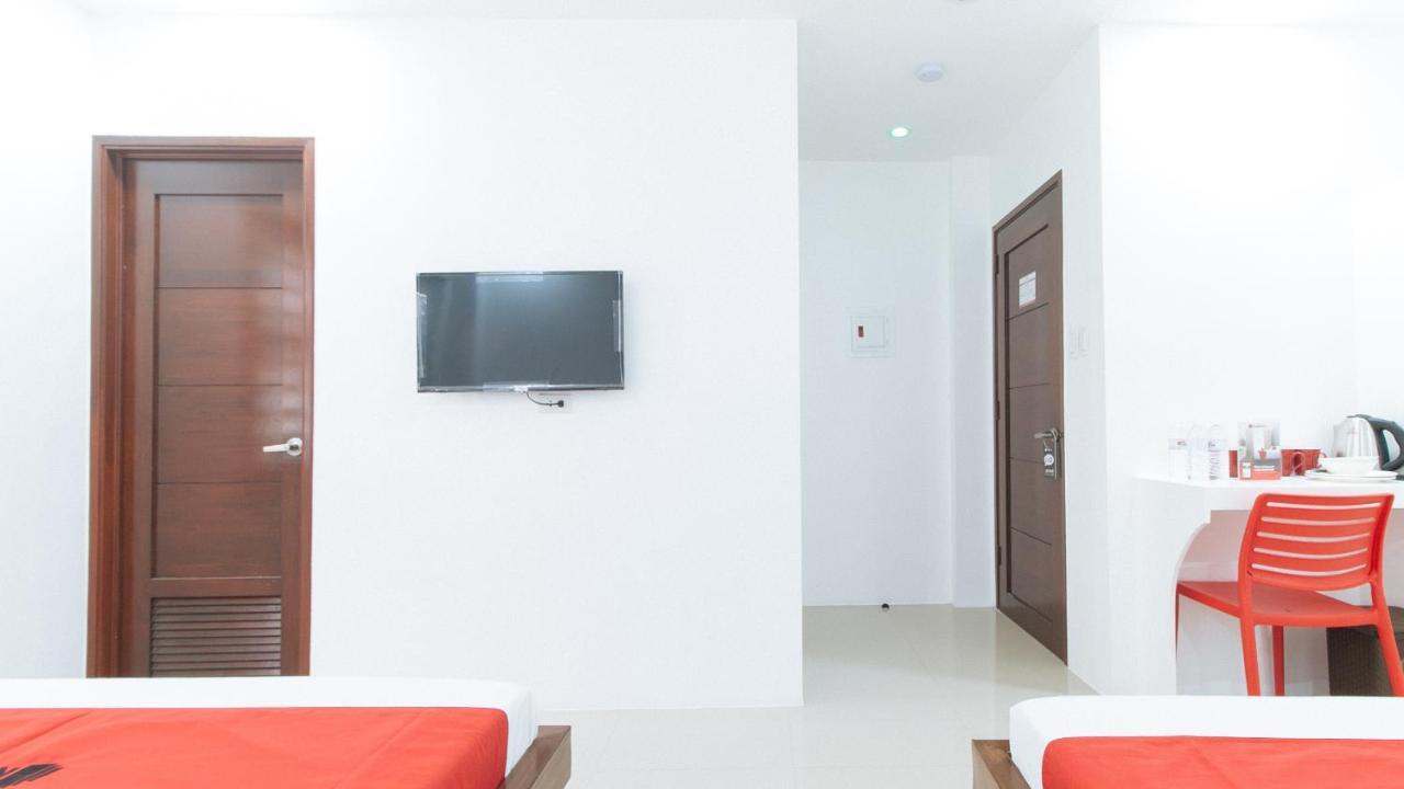 Reddoorz Plus At Dbuilders Poblacion Bgc Тагиг Экстерьер фото