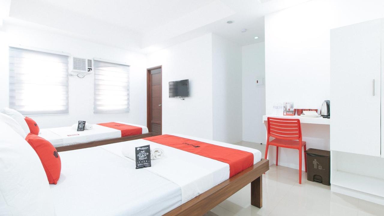 Reddoorz Plus At Dbuilders Poblacion Bgc Тагиг Экстерьер фото