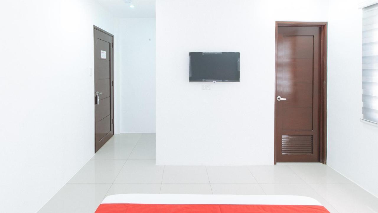 Reddoorz Plus At Dbuilders Poblacion Bgc Тагиг Экстерьер фото